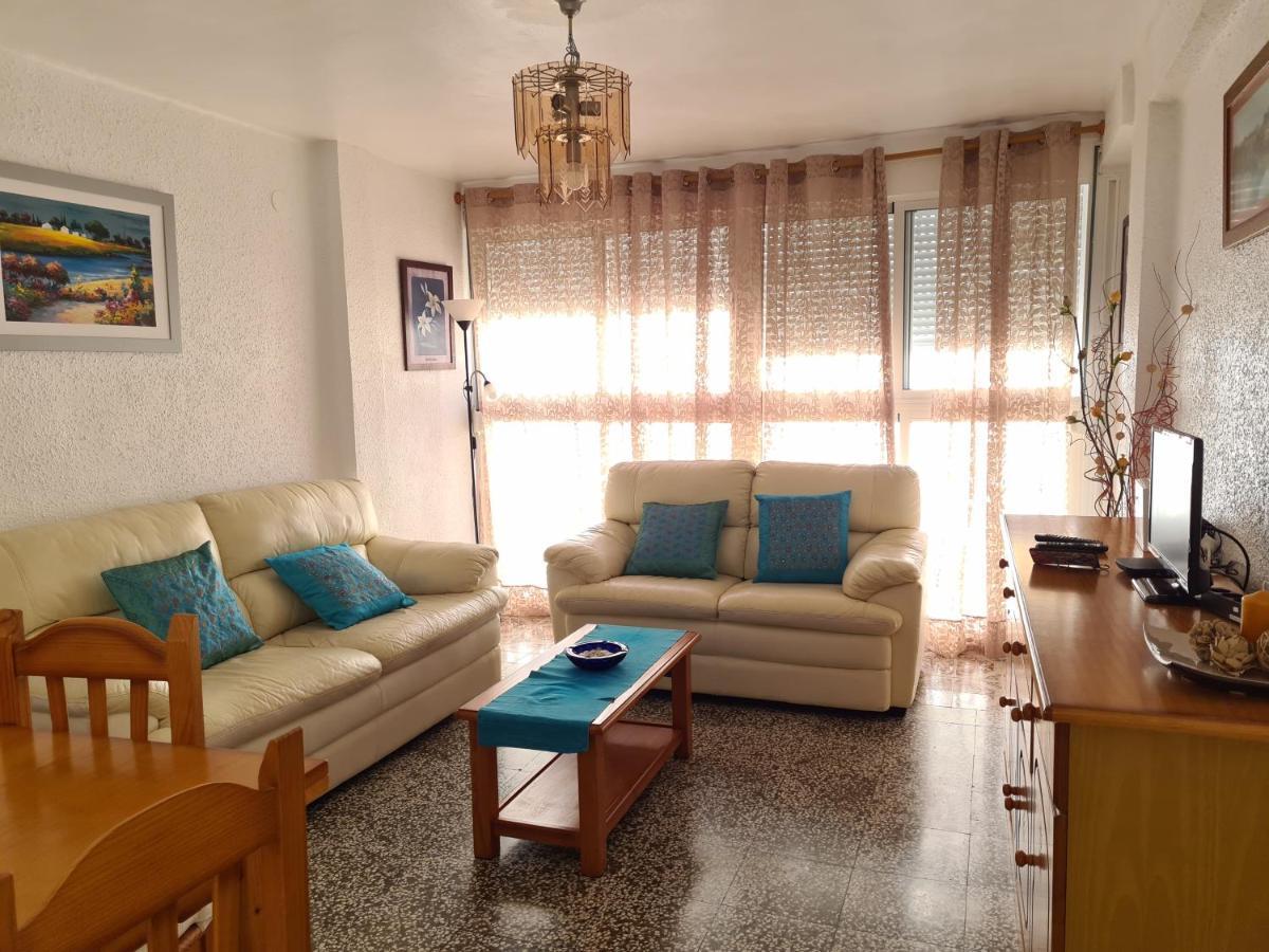 Apartamento En Pleno Centro De 内尔哈 外观 照片